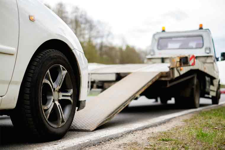 What are the Benefits of Towing a Car During an Emergency