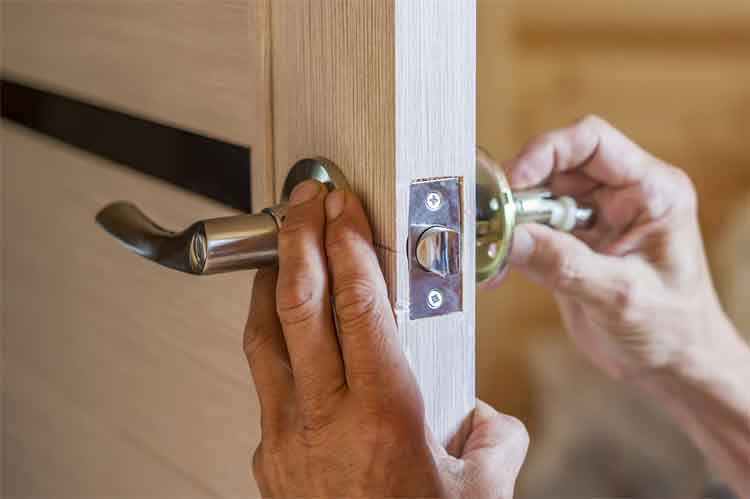 How to Fix a Door Lock That is Jammed